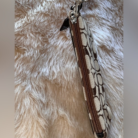 Coach Park Signature Medium Wristlet - Picture 5 of 11